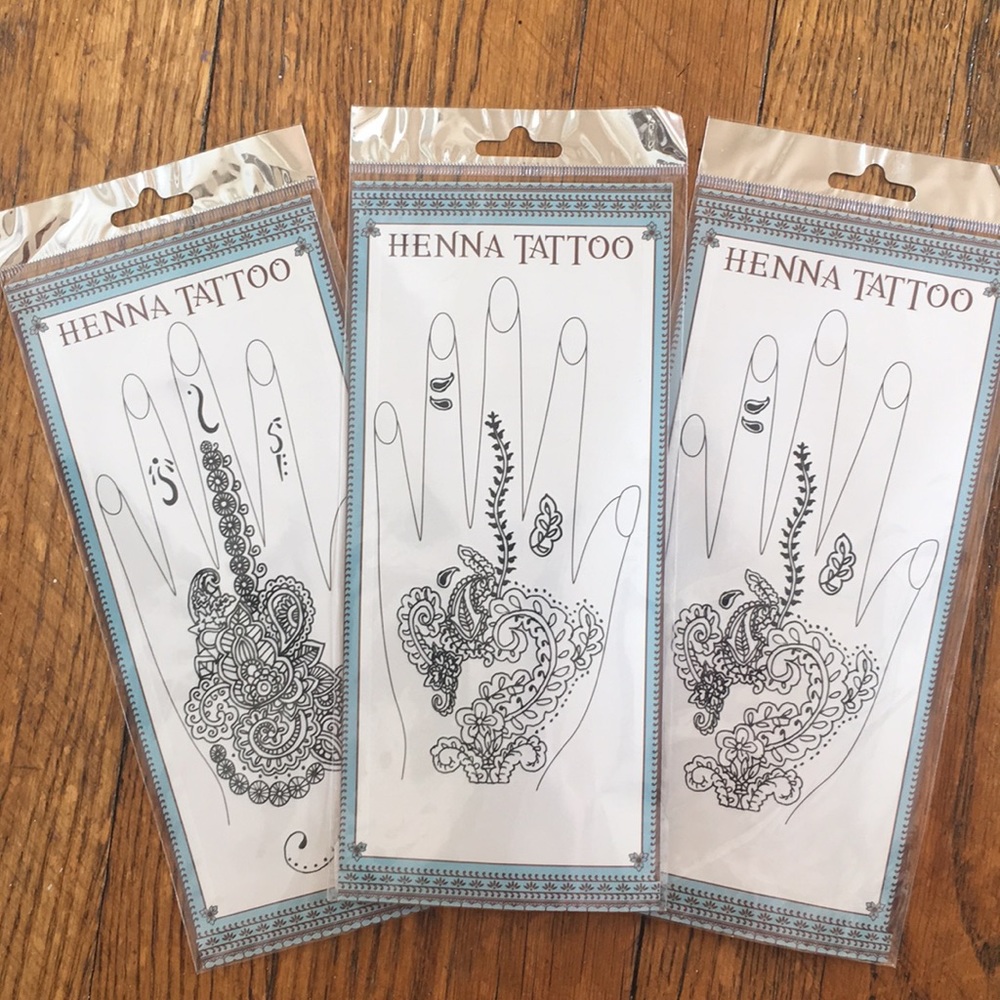 UO // henna hand tattoos